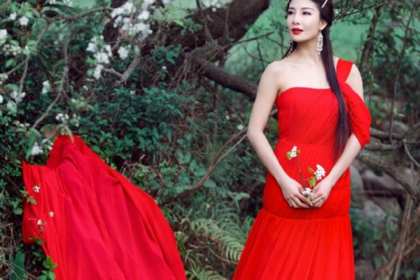杭州，这座融合了古典与当代、天然与人文的漂亮都会，不但以其秀美的湖光山色著名，更有着独特的休闲养生文化。在繁华都市的一隅，水磨旁的养生会所，便是一处能让您品茗赏景、按摩养生的绝佳之地。
